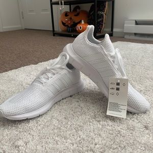 Adidas swift run shoes size 3